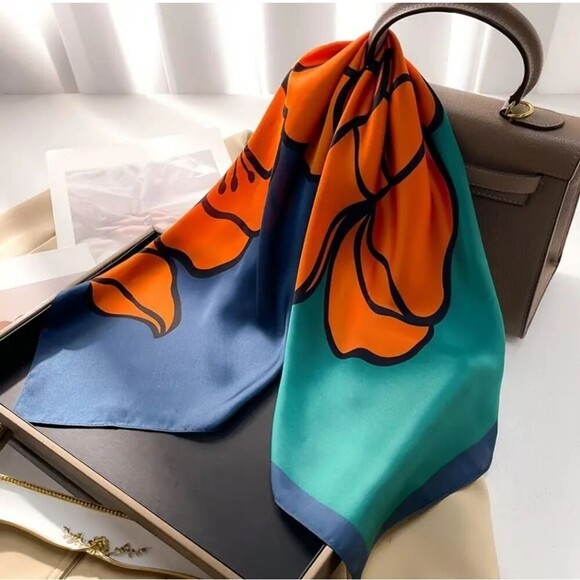 Red Green floral Print Square Scarf, Luxury Satin wrap Neck shawl - Picture 3 of 4